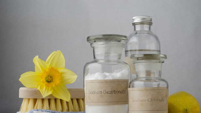Sóda bikarbóna  a soľ - neodmysliteľný pomocníci v domácnosti a kychyni.