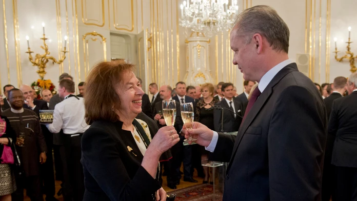 Livia Klausová s prezidentom Andrejom Kiskom. 