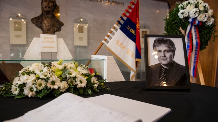 Zbitý a upálený dôchodca a hľadaný Ľuboš.