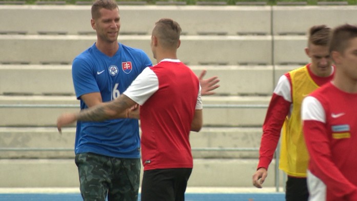 Raper Majk Spirit na tréningu našej 21-tky v Senci.