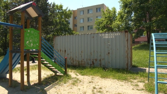 Majiteľ postavil na pozemok kontajner