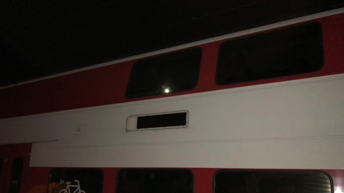 Vlaková súprava bez elektriny.