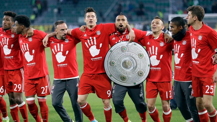 Hráči Bayernu sa tešia zo zisku bundesligového titulu.