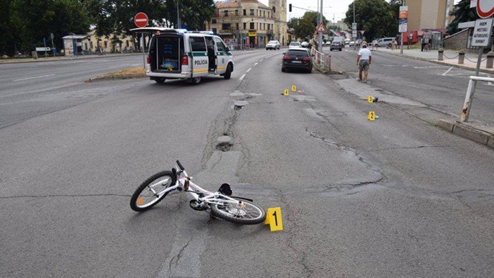 V Michalovciach vodič zrazil na priechode šesťročné dievčatko.