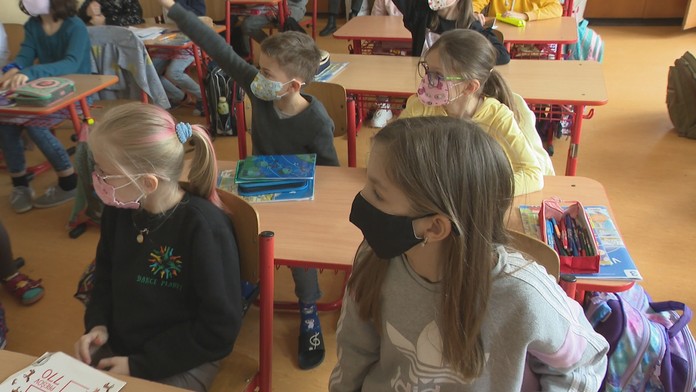 Ukrajinských žiakov v triedach pribúda, ale chýba systémová pomoc ich začlenenia
