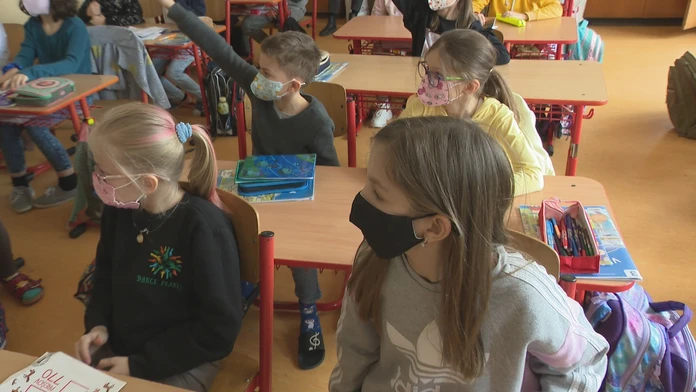 Ukrajinských žiakov v triedach pribúda, ale chýba systémová pomoc ich začlenenia