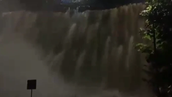 VIDEO: Na juhozápade Poľska pretiekla nádrž. V krajine evidujú prvú obeť záplav a lejakov