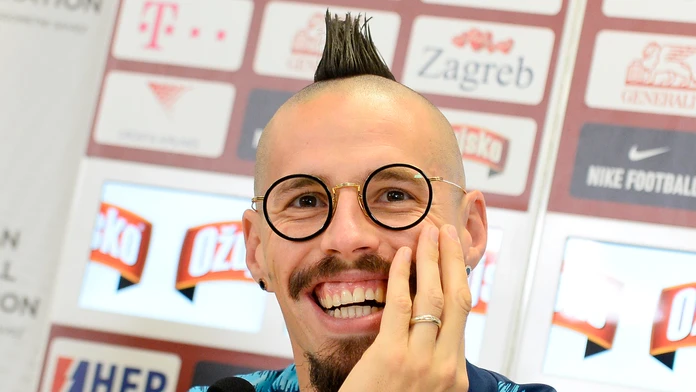 Hráči Dukly Trenčín v dresoch na podporu Medzinárodného dňa nevidiacich proti Banskej Bystrici.
