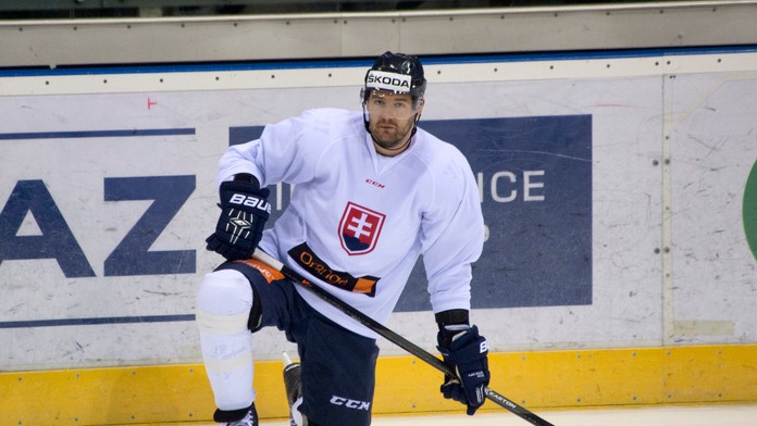 Reprezentačný obranca Andrej Meszároš počas tréningu.