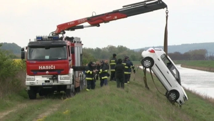 17 TN Mrtvola vo vode DEMO.transferweb_jpg_bez_watermarku_1.jpg