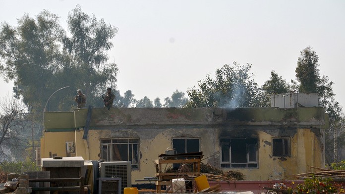 Budova pakistanského konzulátu v Afganistane po útoku.