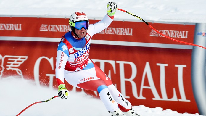 Švajčiarsky zjazdár Beat Feuz v cieli  záverečného preteku Svetového pohára mužov v zjazde vo švédskom Äre.