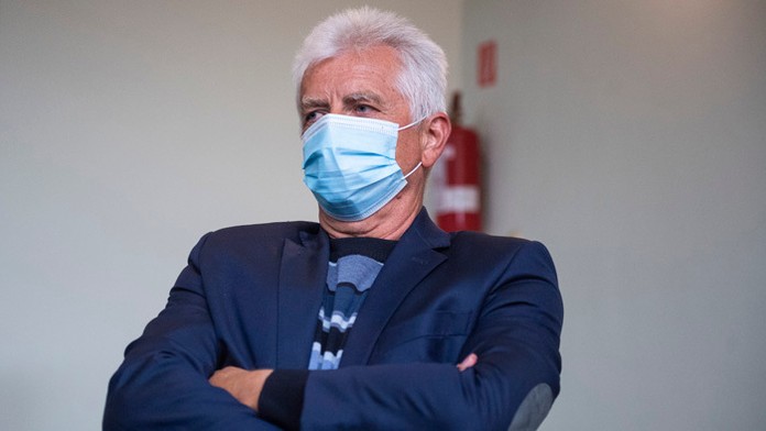 Tínedžer sa prebudil z kómy po 11-stich mesiacoch. O pandémii nemá ani tušenia