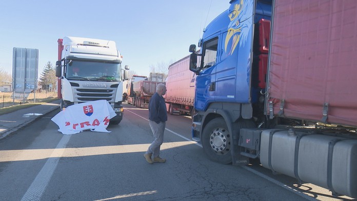 Protestujúci autodopravcovia pritvrdili, blokovať chcú až päť hraničných priechodov