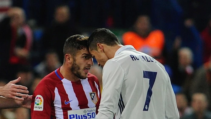 Cristiano Ronaldo a záložník klubu Atlético Koke sa pohádali počas zápasu 12. kola španielskej La ligy.