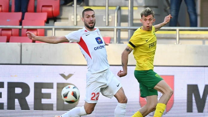 Vpravo Adam Goljan.