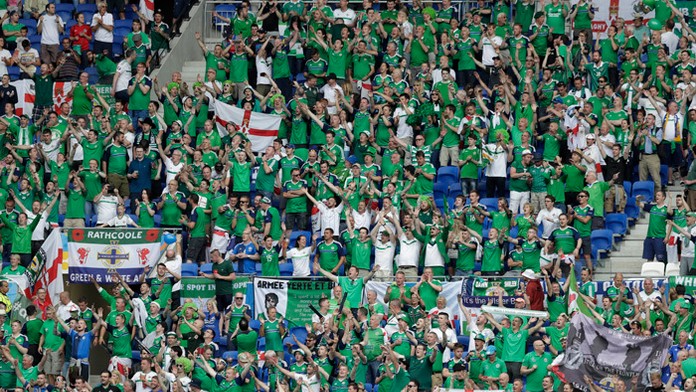 Severoírski fanúšikovia na ME.