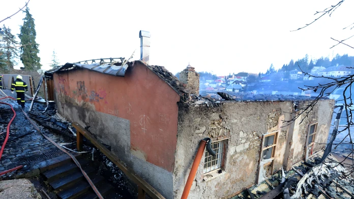 Požiar v Banskej Štiavnici sa podarilo zlikvidovať, hasiči situáciu monitorujú