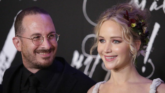 Darren Aronofsky a Jennifer Lawrence na premiére filmu Mother!
