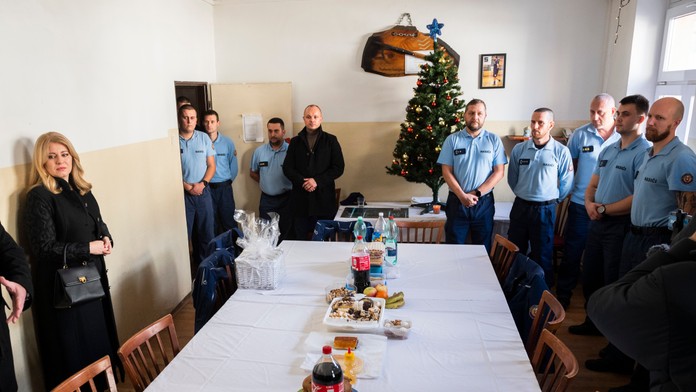 Prezidentka Čaputová navštívila železničiarov, hasičov a vodárenských pracovníkov