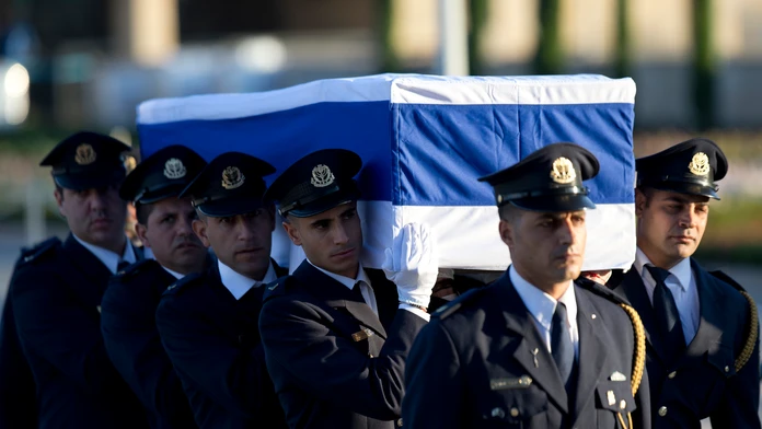 Izrael sa lúči so Šimonom Peresom, rakvu vystavili v Knesete
