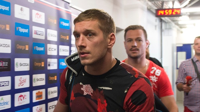 Marcel Haščák a Vladimír Dravecký prichádzajú na zraz hokejovej reprezentácie.