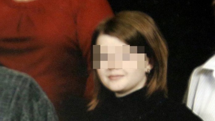 Poľská učiteľka lepila deťom lepiacu pásku cez ústa a priväzovala ich k stoličkám.
