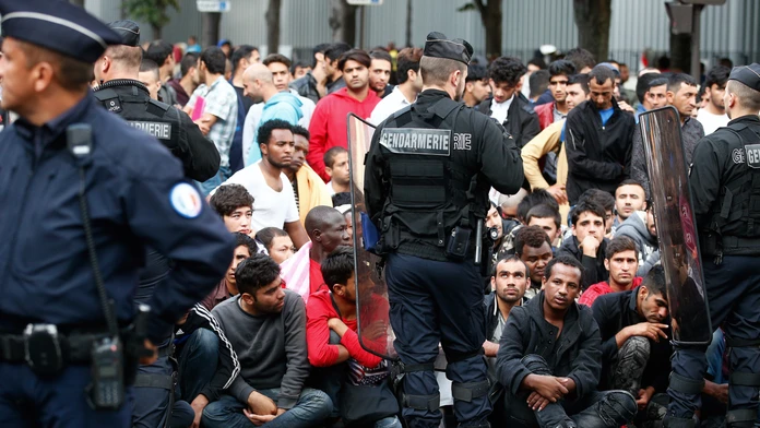 Tábor si bez povolenia postavili v 19. obvode na severe Paríža.