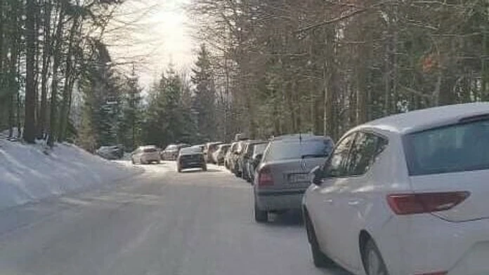 Polícia uzatvorila cestu na Skalku