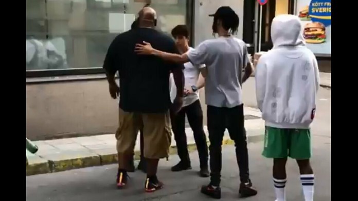 Brazílčan Thiago Silva oslavuje gól v príprave proti Hondurasu.