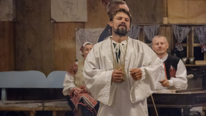 Folklórny večer pre farmárov