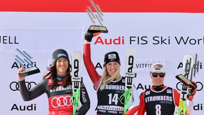 V super-G mimoriadne tesný triumf Hütterovej, Vlhová klesla v celkovom poradí SP