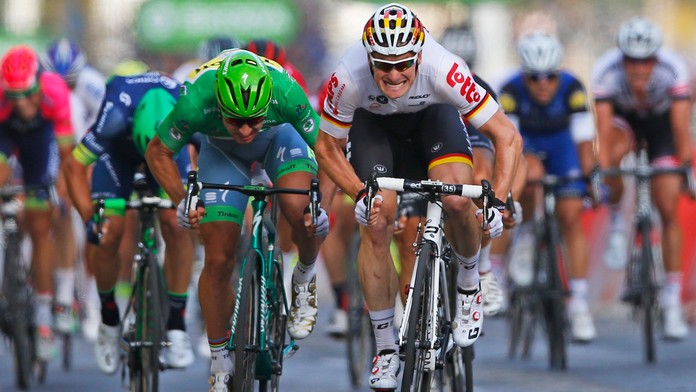 V záverečnum špurte TdF 2016 Sagan vs. Greipel bol úspešnejší Nemec.