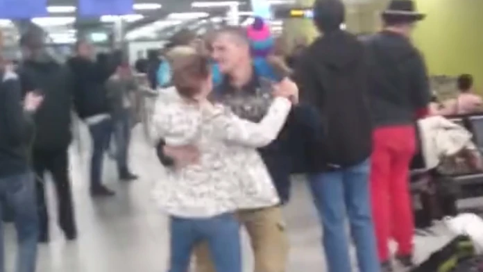Radosť po núdzovom pristátí v Amsterdame