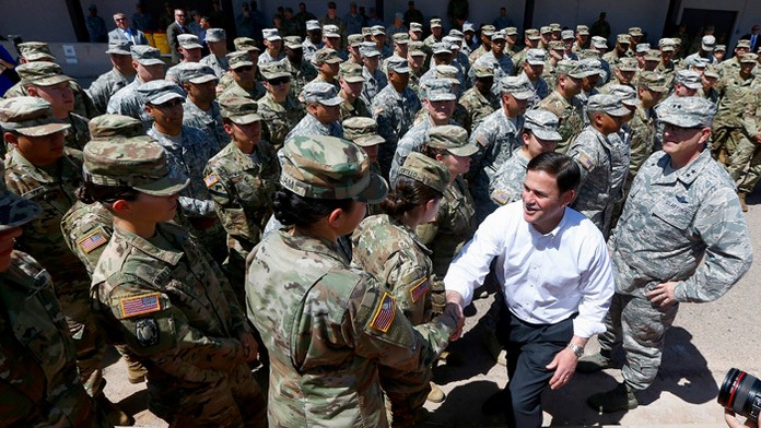 Arizona vyslala k mexickým hraniciam 225 príslušníkov Národnej gardy.