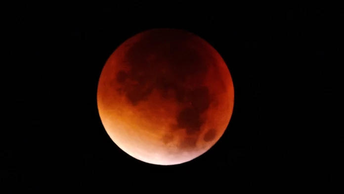 Zatmenie Mesiaca v Trenčíne 