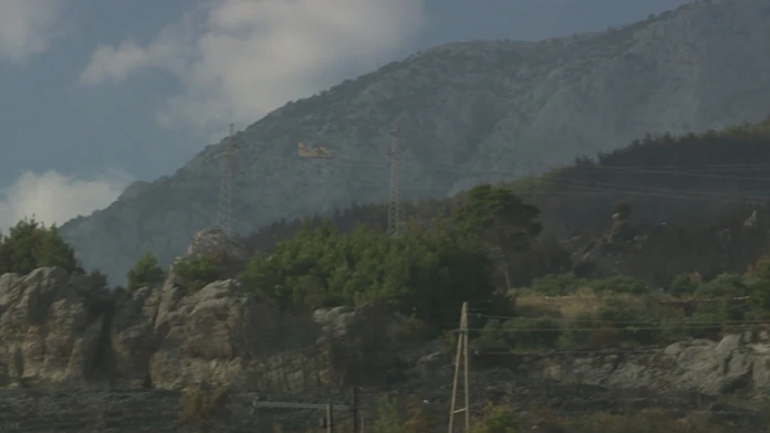 Makarska riviera počas vlaňajších požiarov.