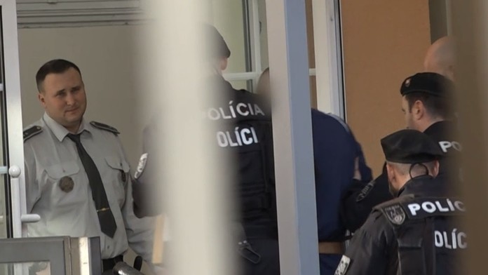 John Tavares z Toronta v dueli proti NY Islanders.