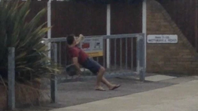1411667668263_wps_31_drunk_man_in_East_London_.jpg