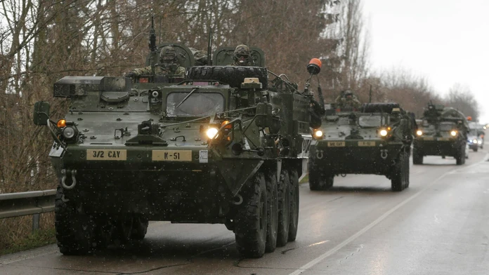 Americkí vojaci počas príchodu konvoja americkej armády do Prahy 30. marca 2015