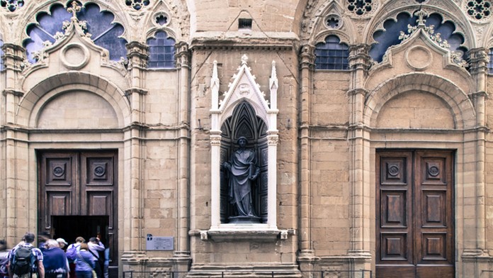 Vstup do kostola Orsanmichele vo Florencii.