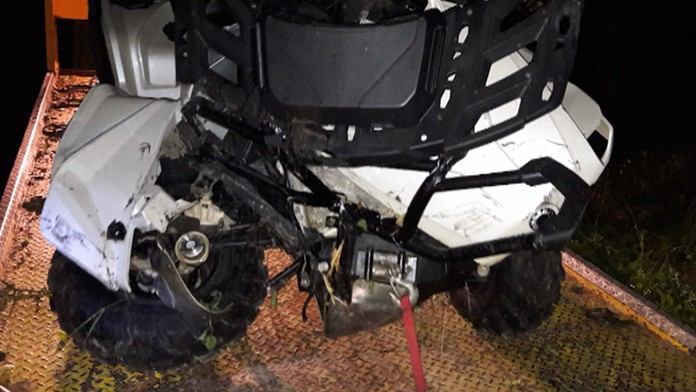 Zničená štvorkolka, na ktorej prišiel o život tínedžer Tomáš.