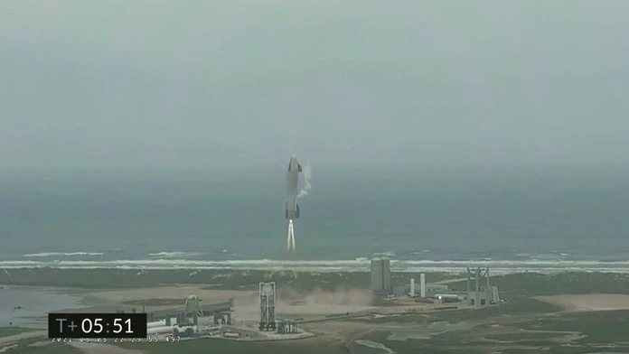 Najnovší prototyp vesmírnej lode Starship prvýkrát úspešne pristál.