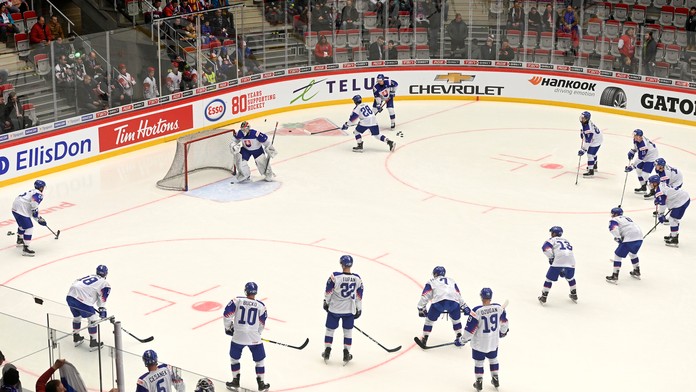 Rozkorčuľovanie slovenskej reprezentácie pred duelom proti Fínsku na MS do 20 rokov.