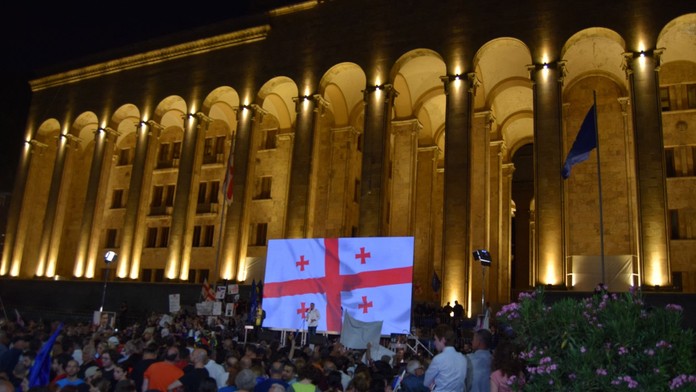 Gruzínsko vypíše referendum o vyhlásení vojny Rusku