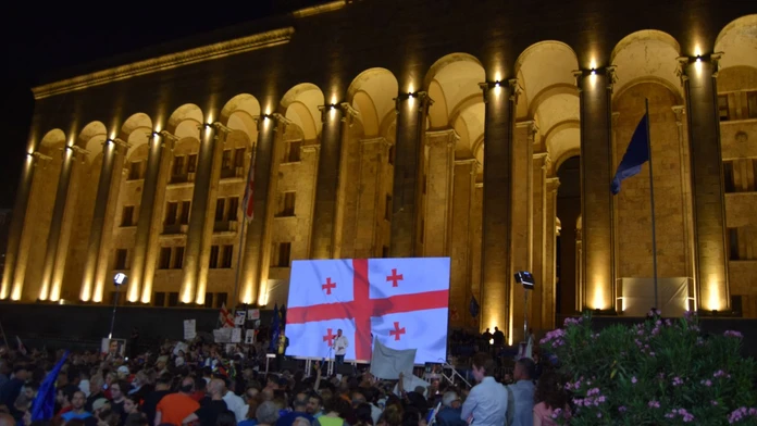 Gruzínsko vypíše referendum o vyhlásení vojny Rusku