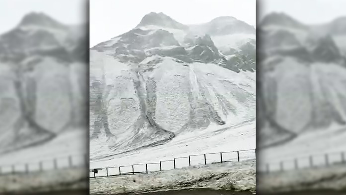 VIDEO: Nevídaný jav. V tejto ázijskej krajine nečakane nasnežilo, odborníci naznačili prečo