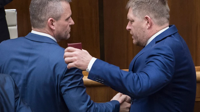Premiér Peter Pellegrini a expremiér Robert Fico.