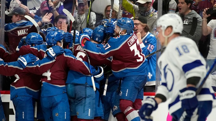 Colorado uspelo v úvodnom finálovom dueli Stanley Cupu. Rozhodol gól Burakovskeho