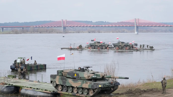 Cvičenie NATO v Poľsku poznačila tragická nehoda. Jeden vojak zomrel, ďalší je v kritickom stave